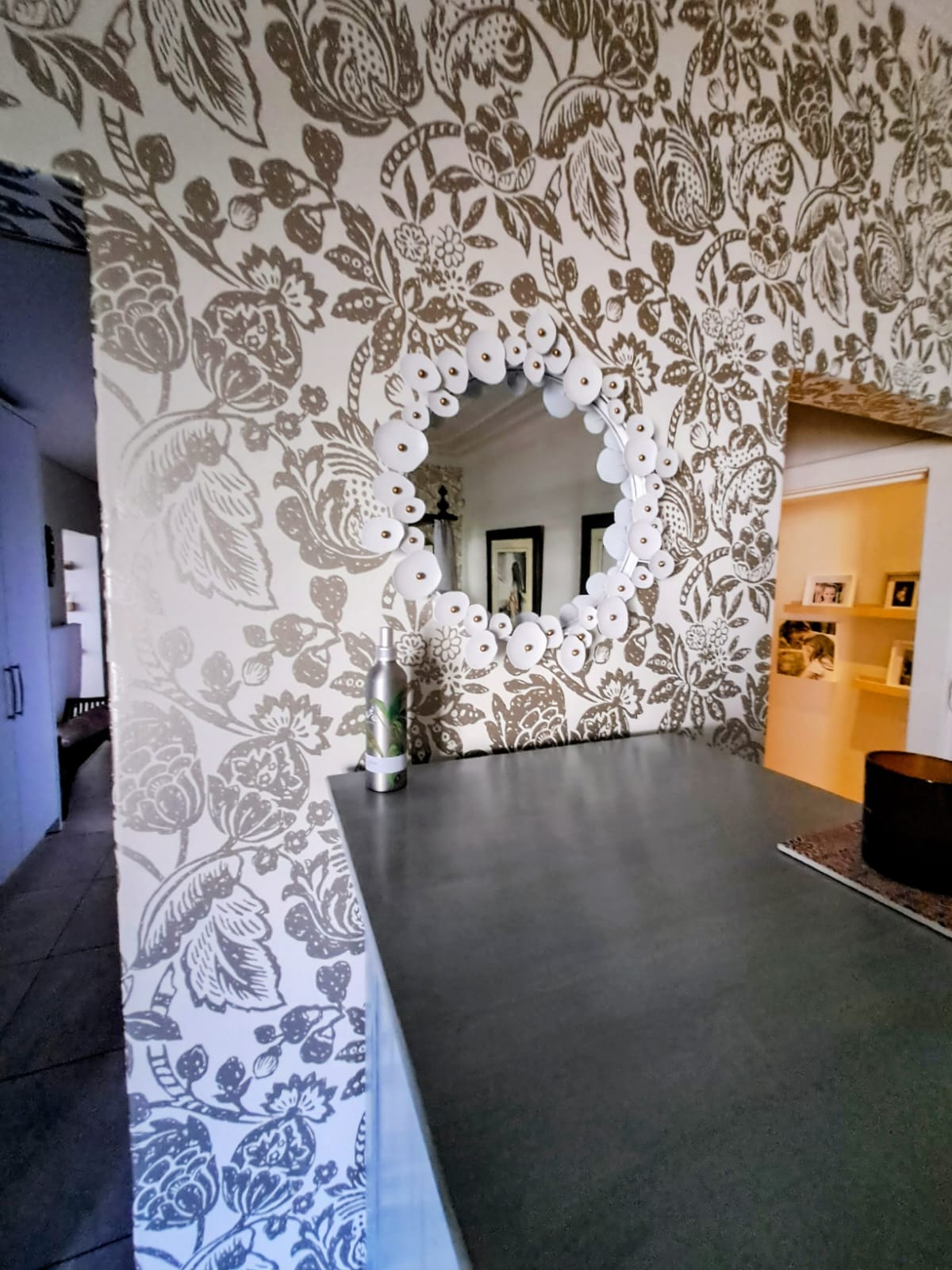 Wallpaper & Special Finishes